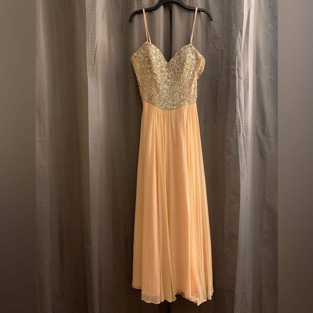 Coya Collectibles Women’s Dress Size Medium, pink with gems